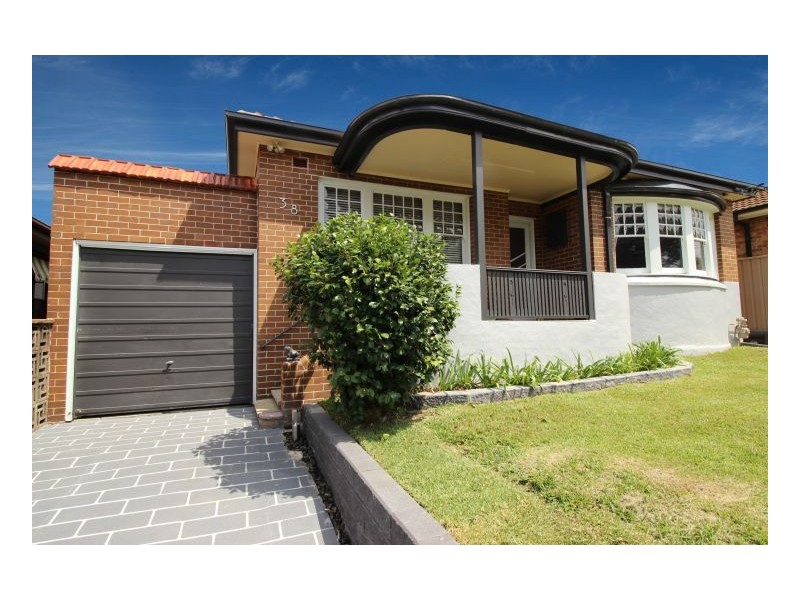 38 Woodstock Street, Mayfield NSW 2304