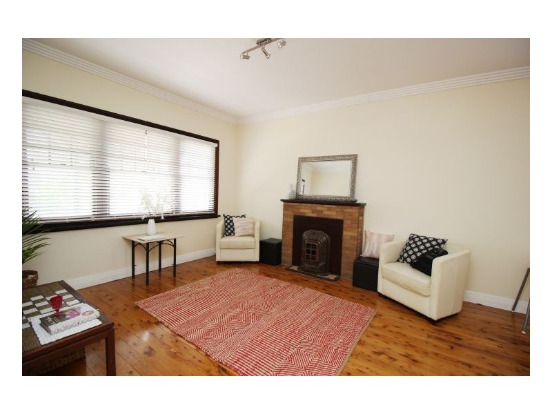 38 Woodstock Street, Mayfield NSW 2304