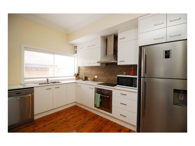 38 Woodstock Street, Mayfield NSW 2304