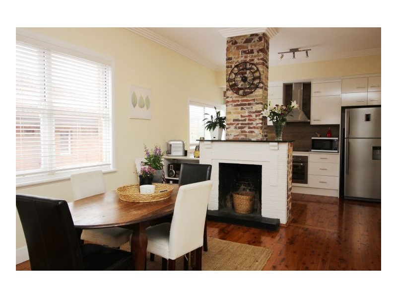 38 Woodstock Street, Mayfield NSW 2304