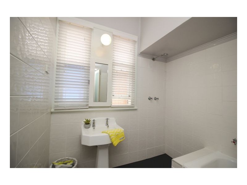 38 Woodstock Street, Mayfield NSW 2304