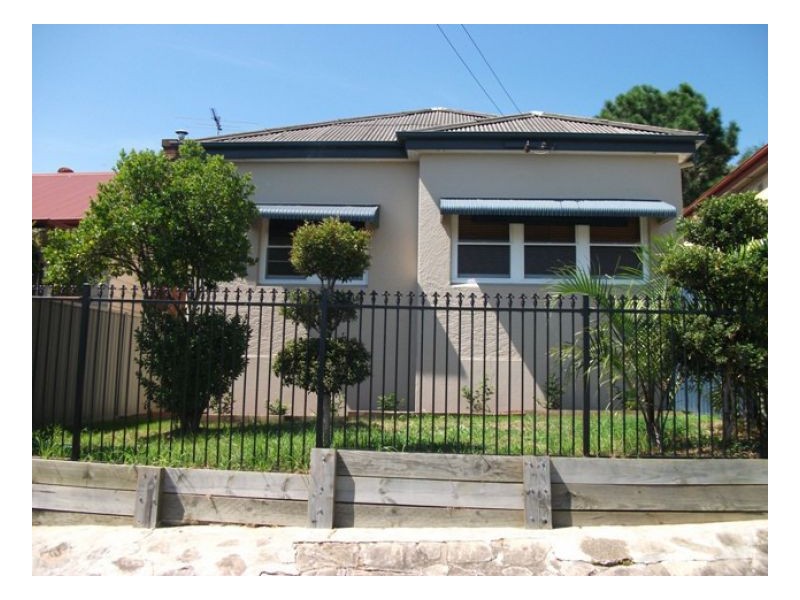 109 Woodstock Street, Mayfield NSW 2304