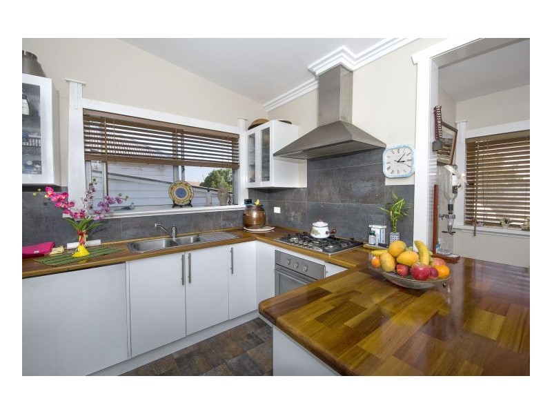 14 Kerr Street, Mayfield NSW 2304