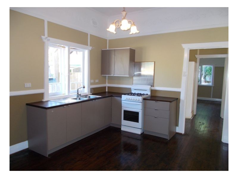 17 Ferndale Street, Tighes Hill NSW 2297