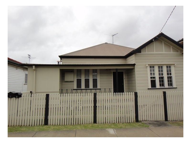 1/1 Corona Street, Mayfield NSW 2304