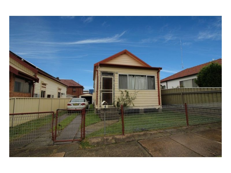 4 Barton Street, Mayfield NSW 2304