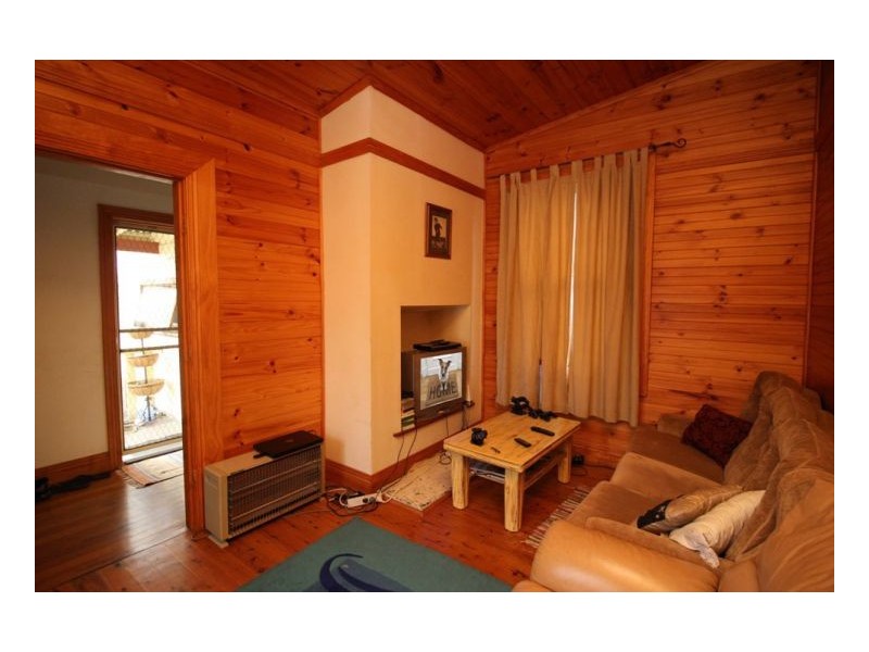 4 Barton Street, Mayfield NSW 2304