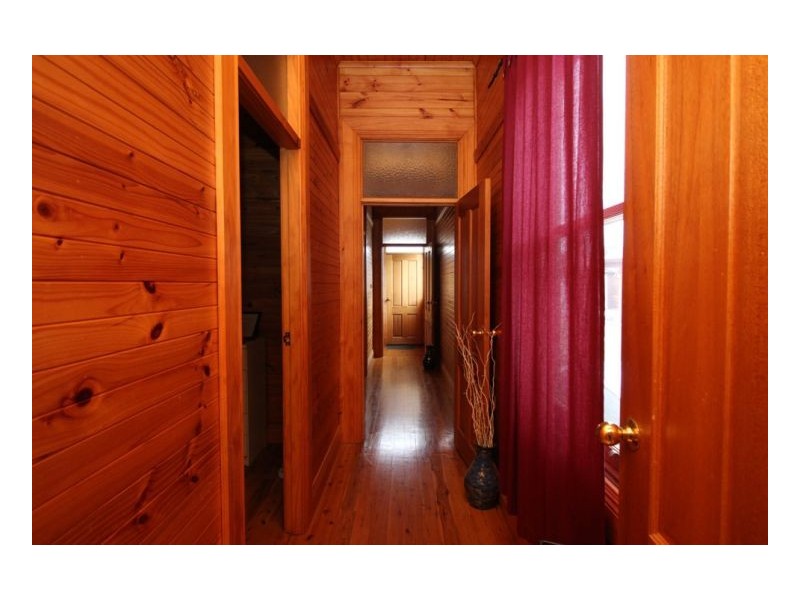 4 Barton Street, Mayfield NSW 2304