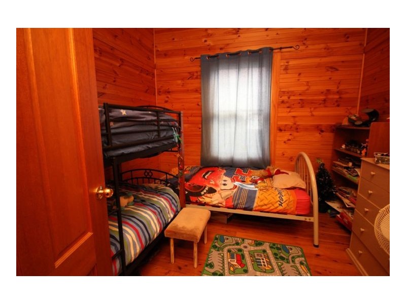 4 Barton Street, Mayfield NSW 2304