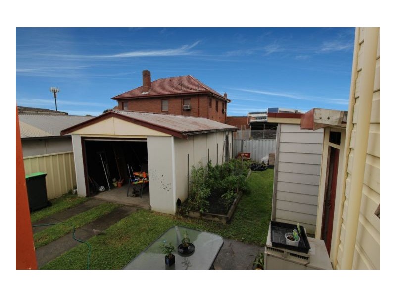 4 Barton Street, Mayfield NSW 2304