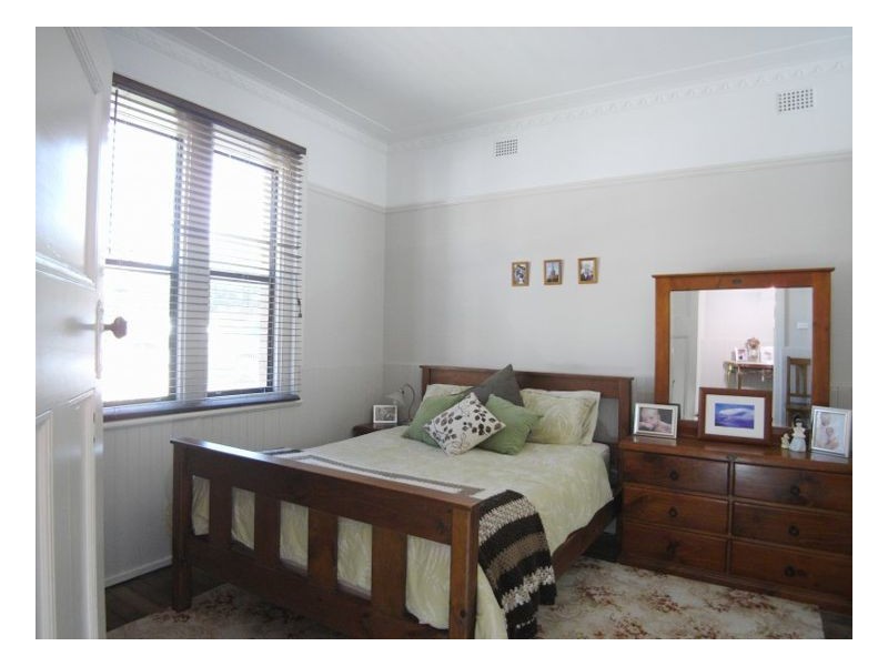 4 Berkeley Street, Mayfield NSW 2304