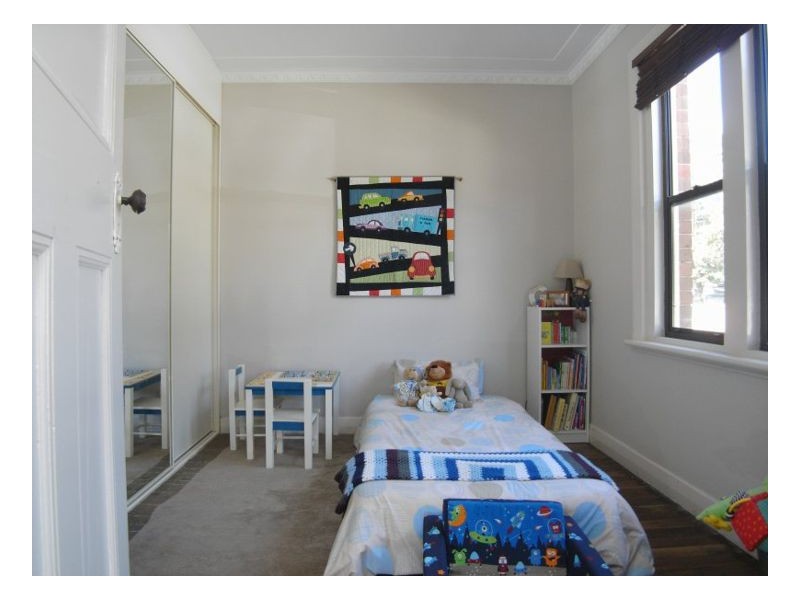 4 Berkeley Street, Mayfield NSW 2304