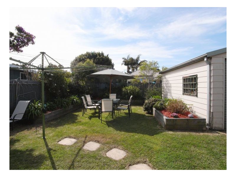 4 Berkeley Street, Mayfield NSW 2304