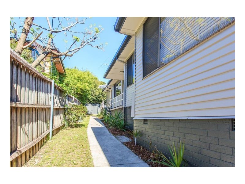 2/143A Crebert Street, Mayfield NSW 2304