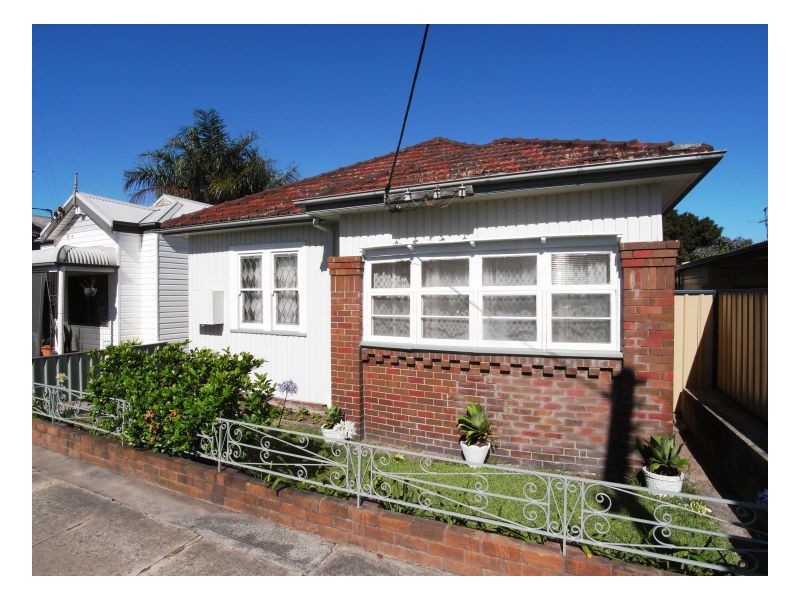 37a Fawcett Street, Mayfield NSW 2304