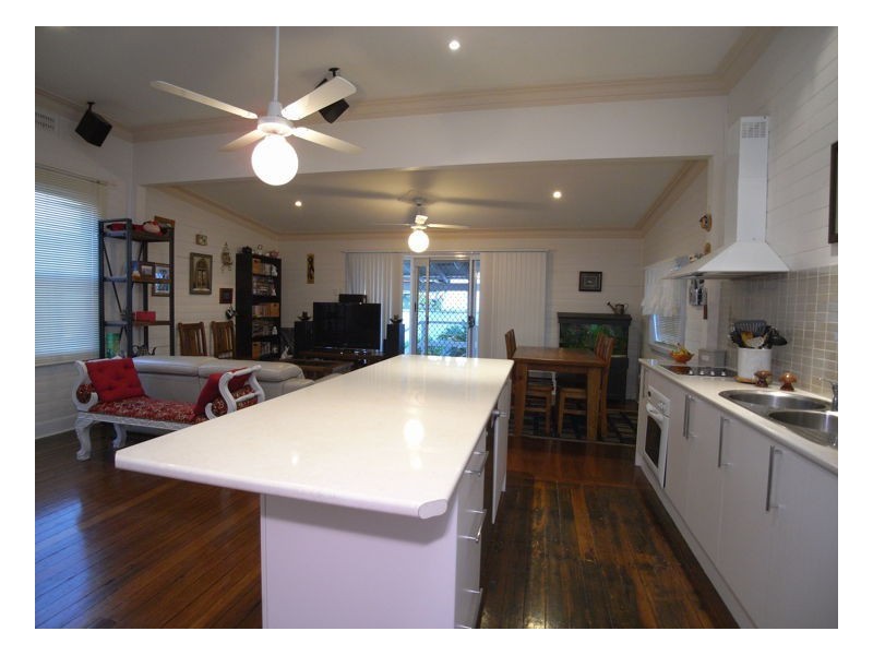 25 Sunderland Street, Mayfield NSW 2304