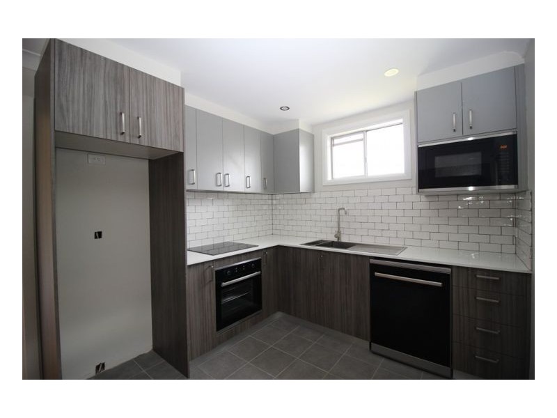 11 Vickers Street, Mayfield NSW 2304