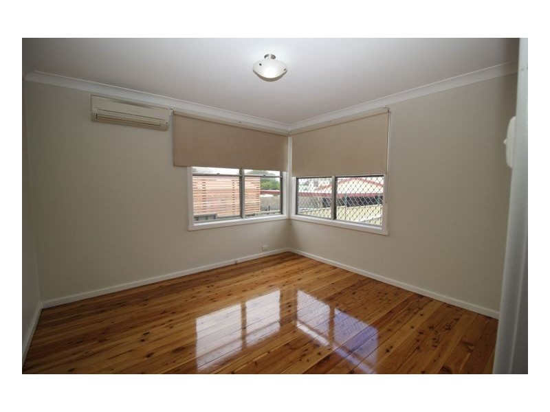 11 Vickers Street, Mayfield NSW 2304