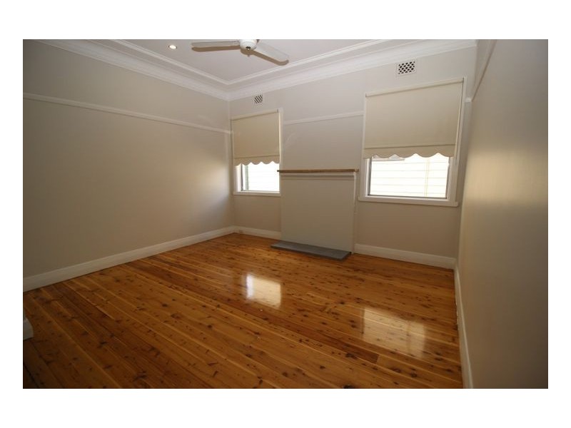 11 Vickers Street, Mayfield NSW 2304