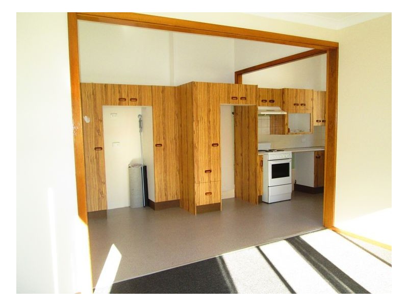 32 Villiers Street, Mayfield NSW 2304