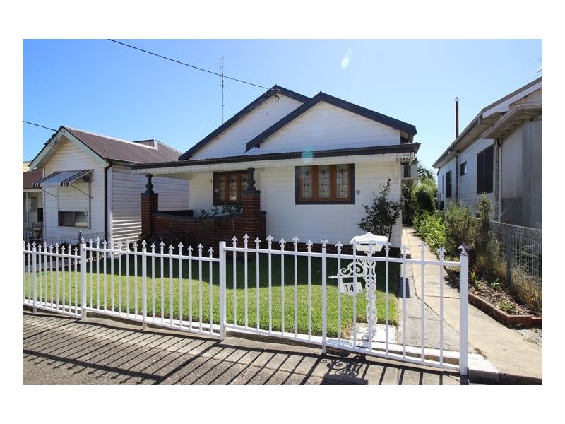 14 Kerr Street, Mayfield NSW 2304