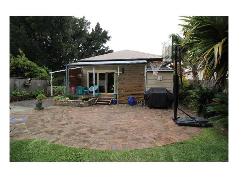 24 William Street, Mayfield NSW 2304