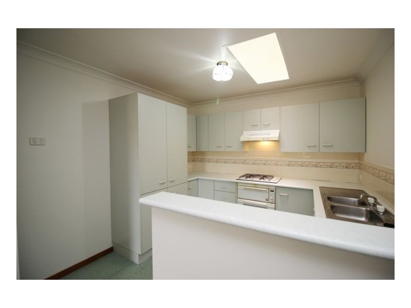2/36 Bakeri Cct, Warabrook NSW 2304