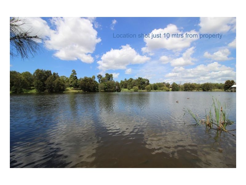 2 36 Bakeri Cct, Warabrook NSW 2304