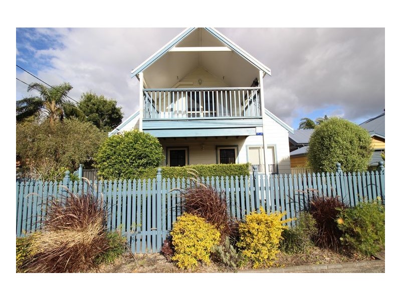 28 Robertson Street, Carrington NSW 2294