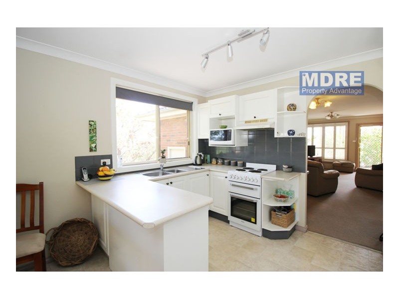 5/4 Loderi place, Warabrook NSW 2304