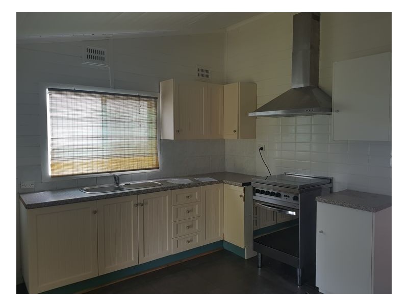 15 Baker St, Mayfield NSW 2304