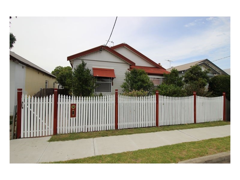 68 Sunderland Street, Mayfield NSW 2304