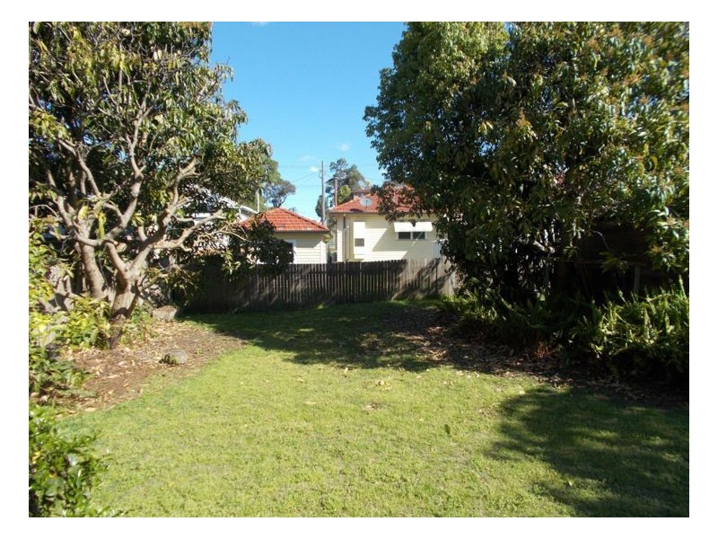 10 Mena Street, Mayfield NSW 2304