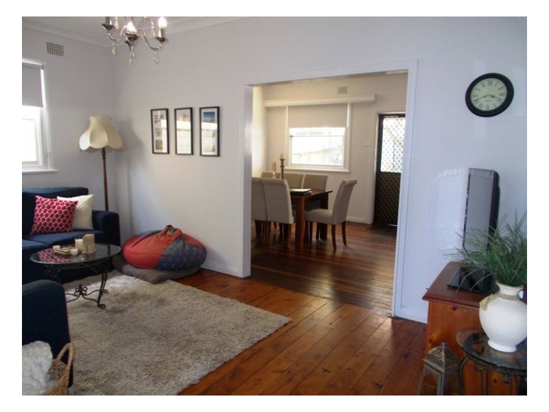 25 Winchester Street, Mayfield NSW 2304