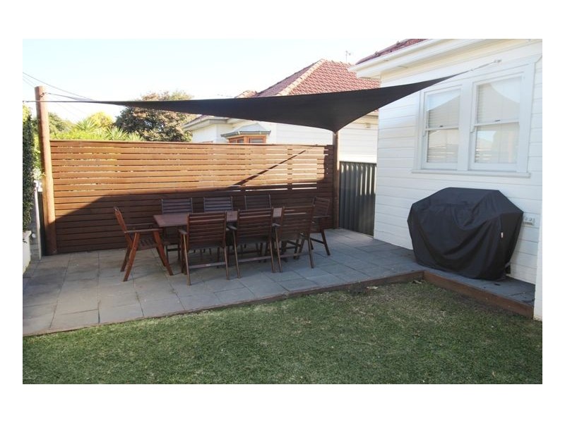 2 Griffiths Street, Mayfield NSW 2304