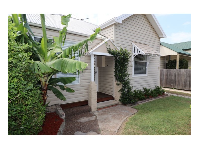 8 Rawson Street, Mayfield NSW 2304