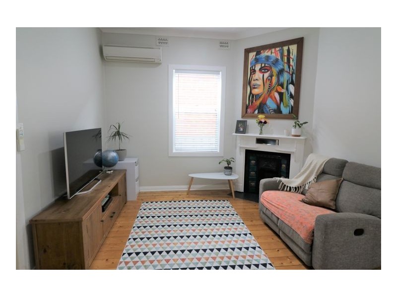 8 Rawson Street, Mayfield NSW 2304