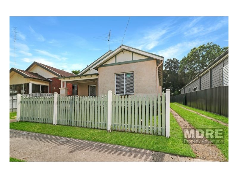 11 Waratah Street, Mayfield NSW 2304