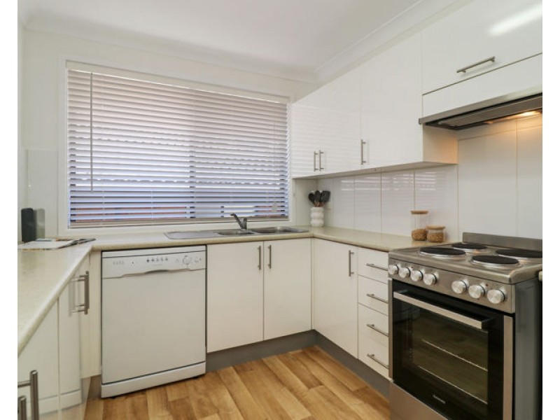 2 27 Yorston Street, Warners Bay NSW 2282