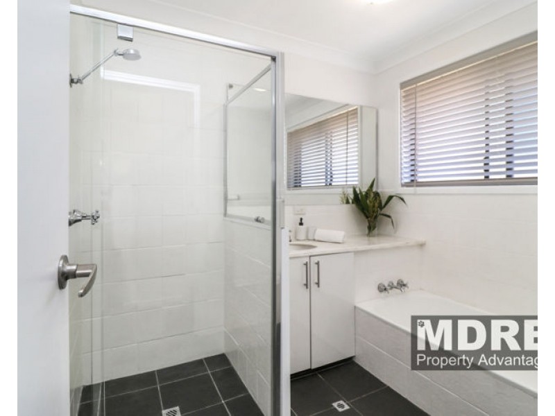 2 27 Yorston Street, Warners Bay NSW 2282