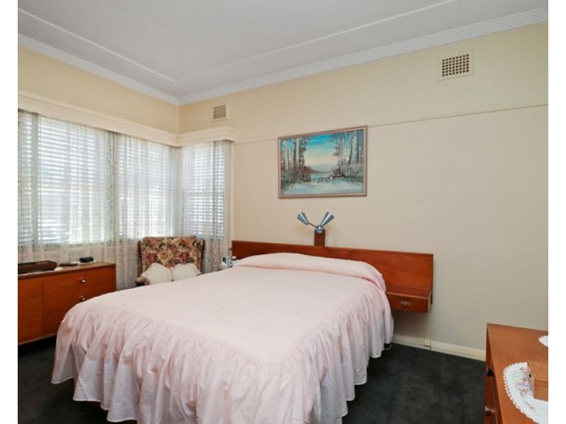 10 Silsoe Street, Mayfield NSW 2304