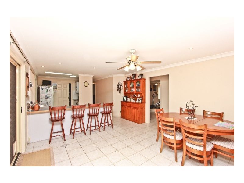 7 Hakea Place, Warabrook NSW 2304