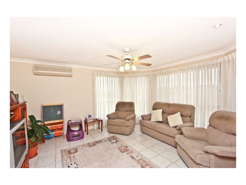 7 Hakea Place, Warabrook NSW 2304