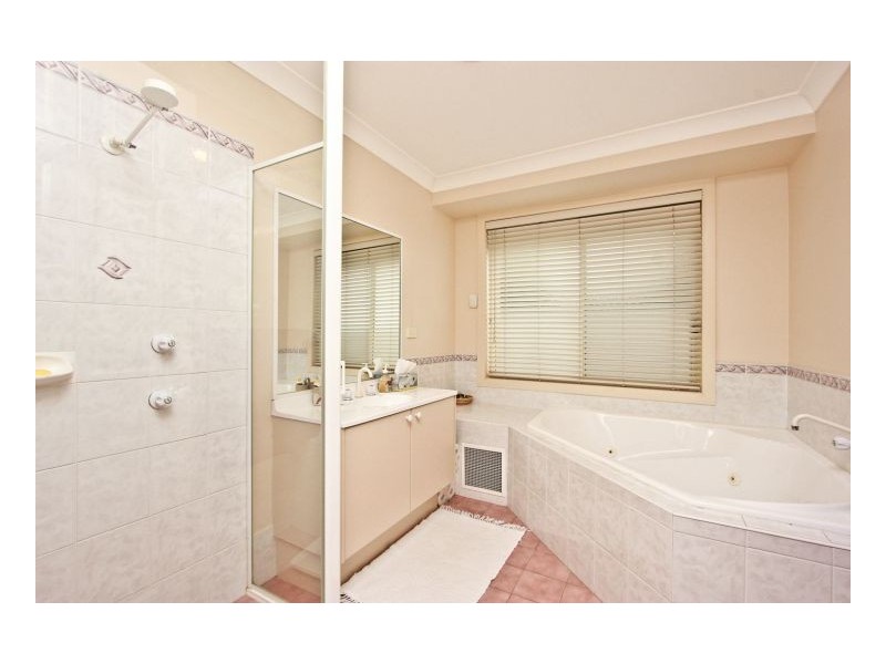 7 Hakea Place, Warabrook NSW 2304