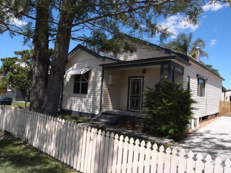 16 Ackeron Street, Mayfield NSW 2304