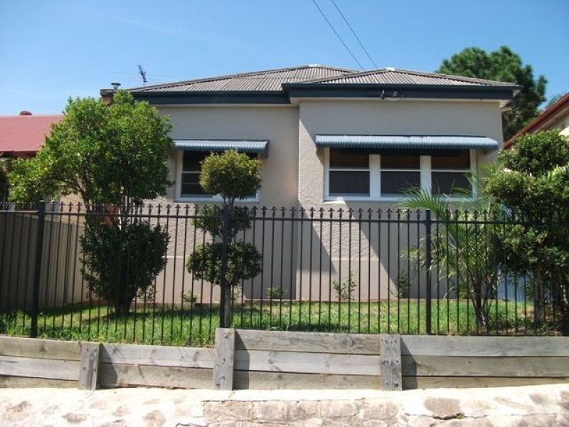 109 Woodstock Street, Mayfield NSW 2304