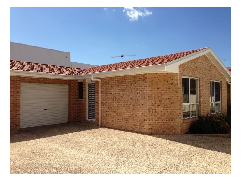 2/3 Baker Street, Mayfield NSW 2304