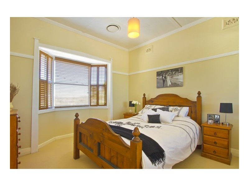 7 Cross St, Mayfield NSW 2304