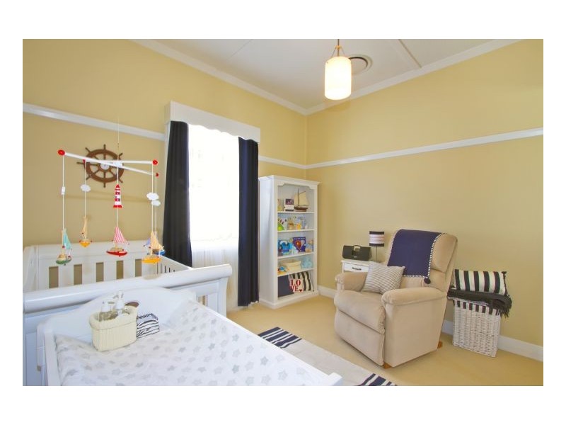 7 Cross St, Mayfield NSW 2304