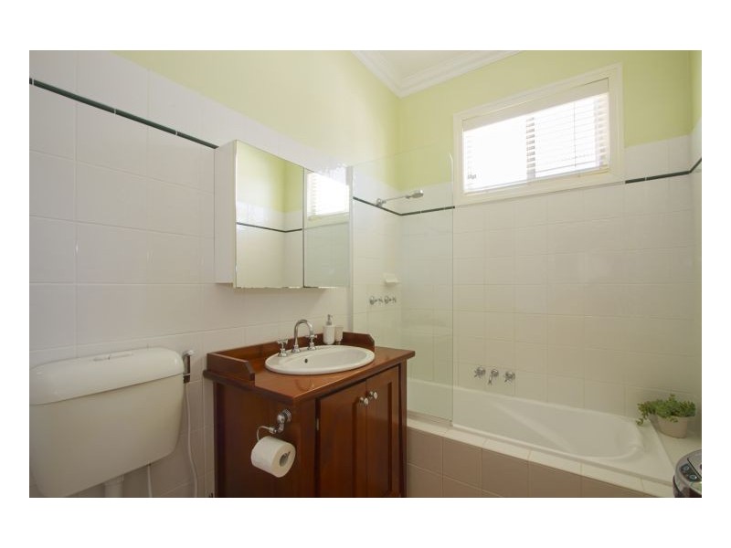 7 Cross St, Mayfield NSW 2304